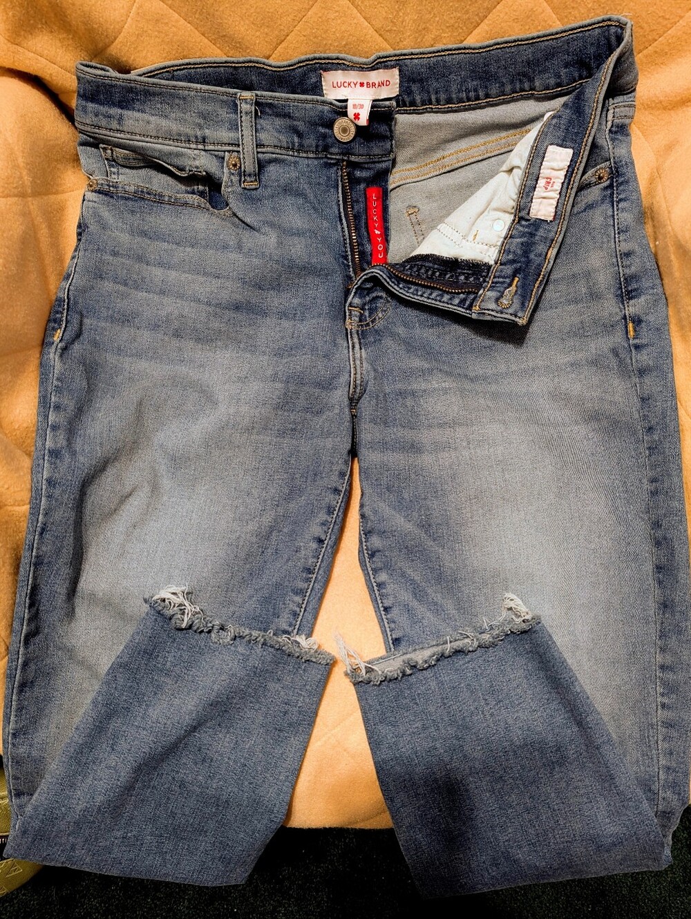 Lucky Brand Ava Cropped Frayed Hem Jeans in Light Blue Wash Size 10/30
